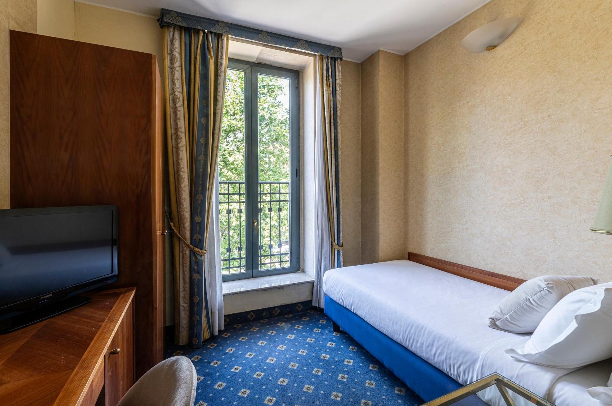 Boutique Hotel Dieci Milan Exterior photo
